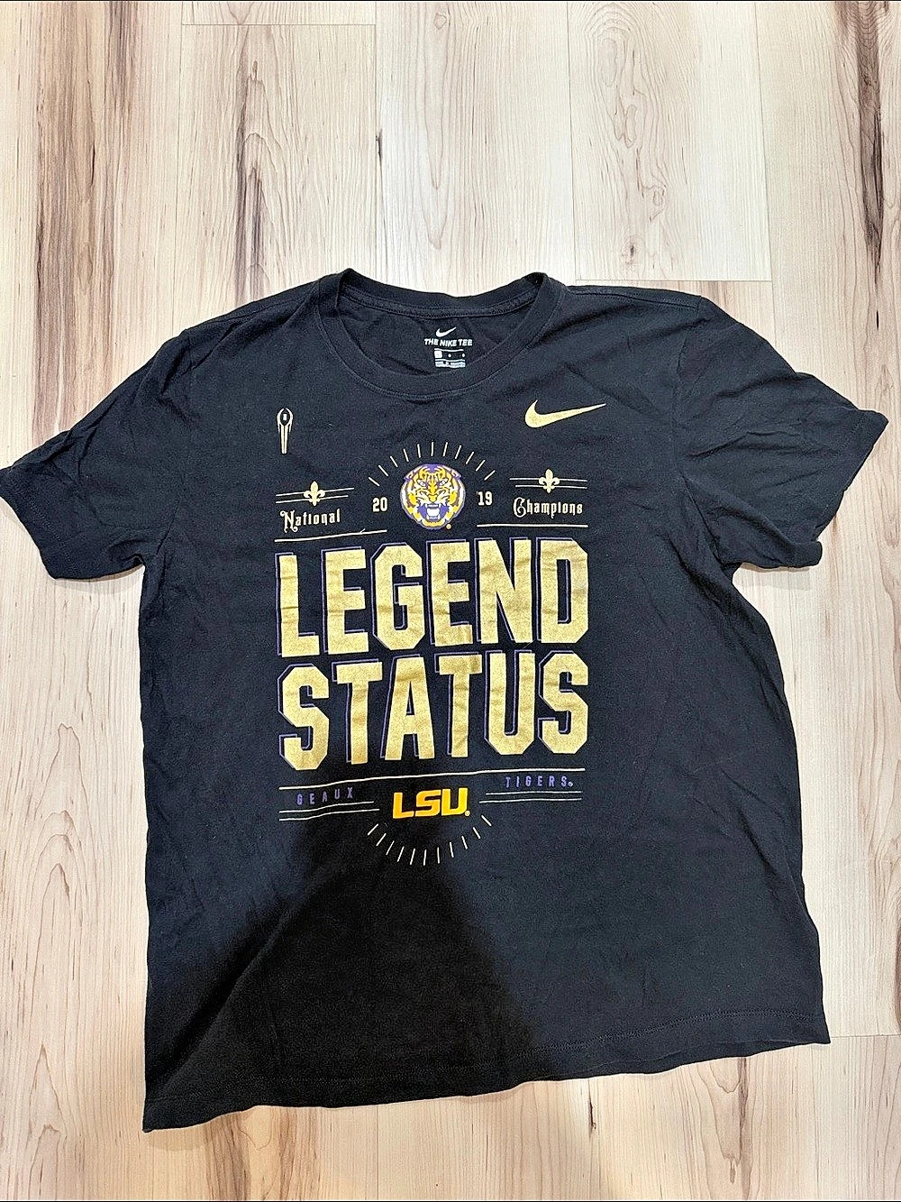 Nike LSU Tigers Legend Status 2019 National Champions T-Shirt Large